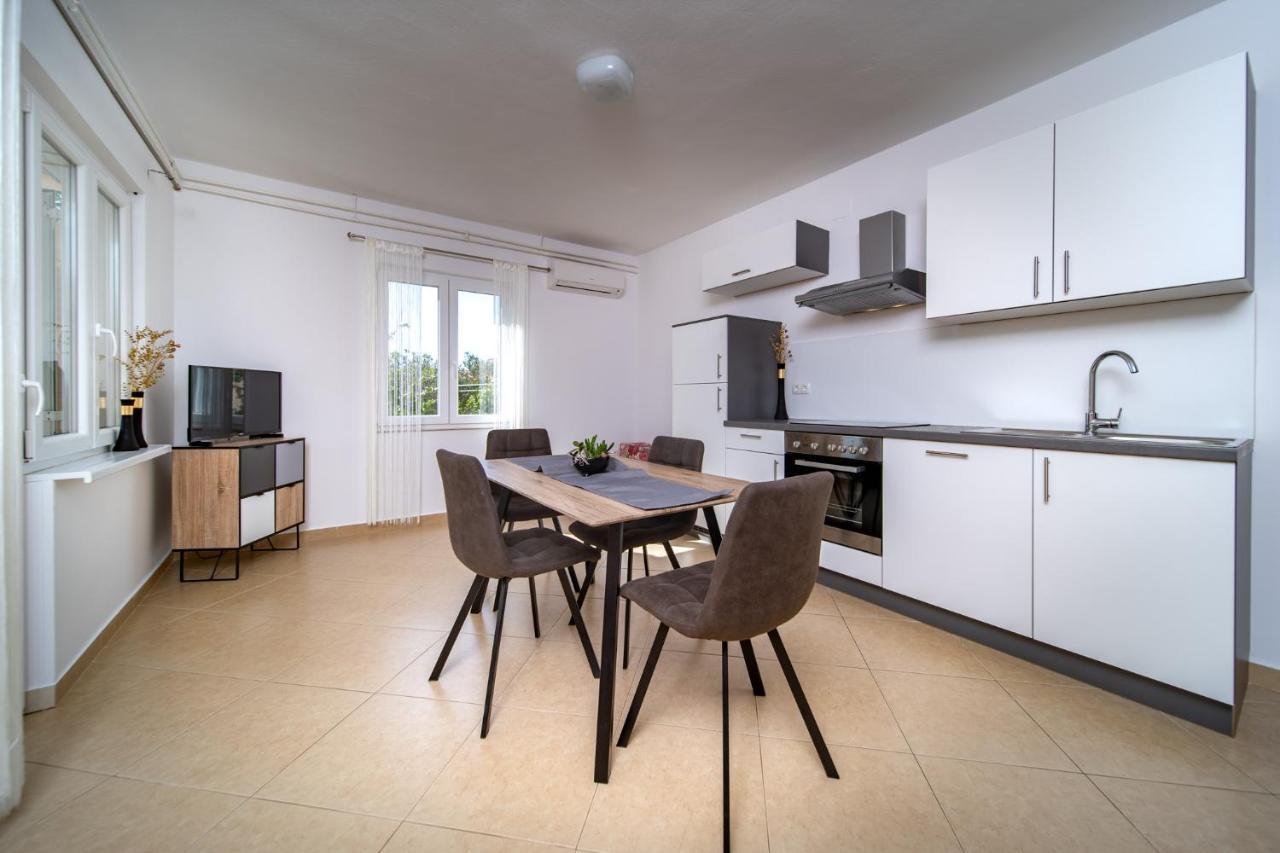 Apartmani Milena Barbat na Rabu 外观 照片