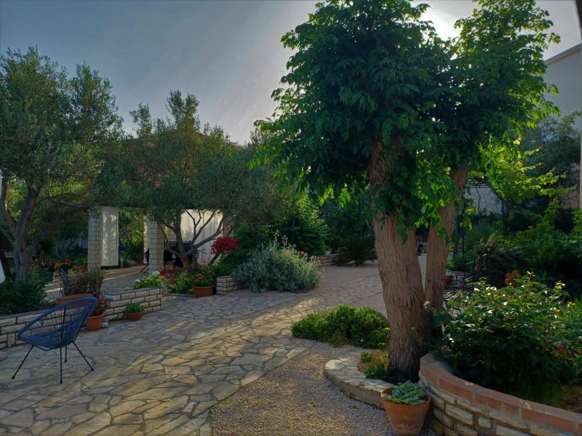 Apartmani Milena Barbat na Rabu 外观 照片