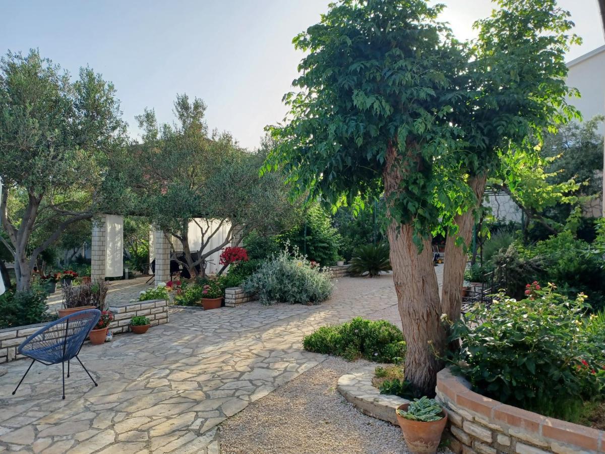 Apartmani Milena Barbat na Rabu 外观 照片